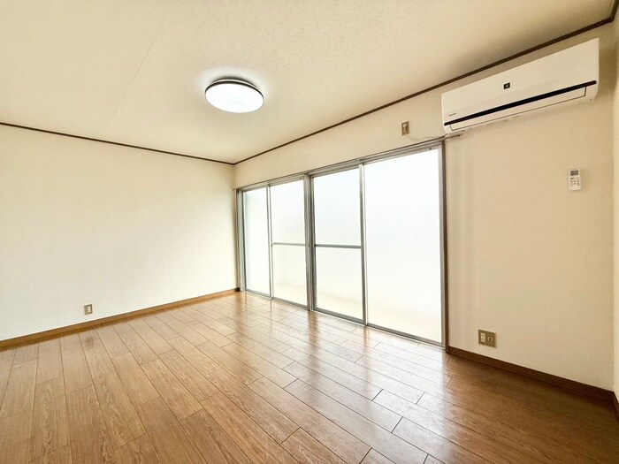 物件内観写真10　(居室)