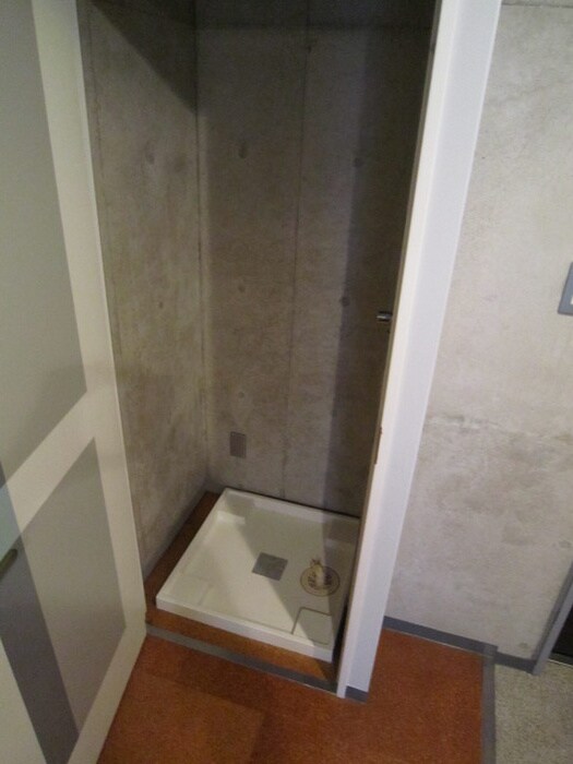 物件内観写真12　(洗濯機置場)