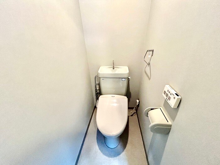 物件内観写真14　(トイレ)