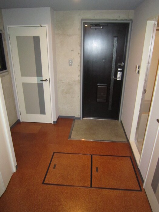 物件内観写真14　(玄関)