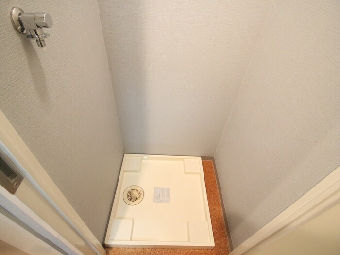 物件内観写真18　(洗濯機置場)