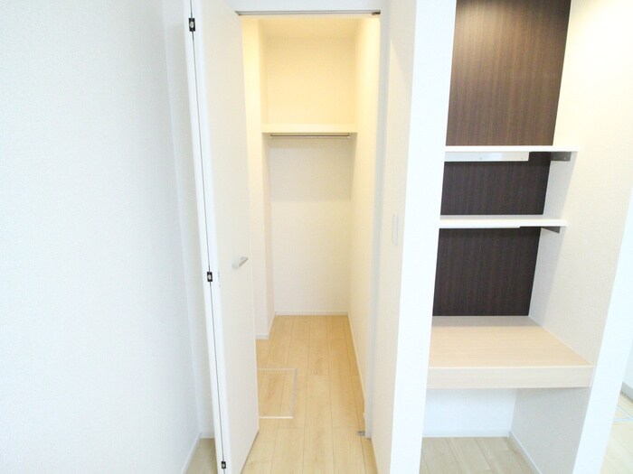 物件内観写真10　(収納)