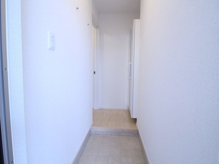 物件内観写真20　(廊下)