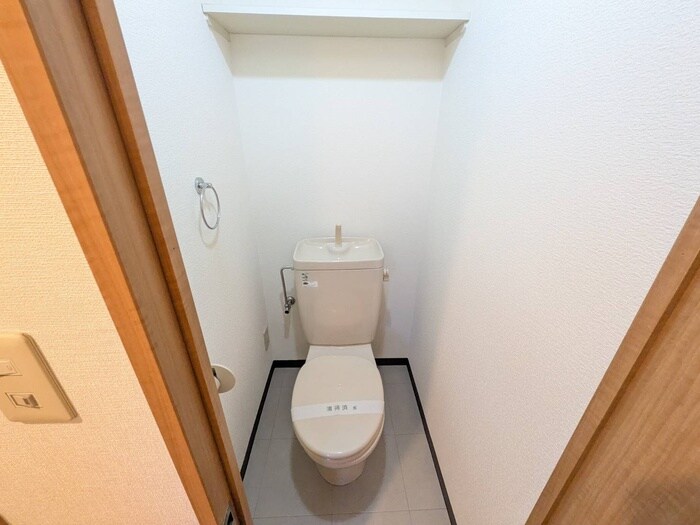 物件内観写真8　(トイレ)