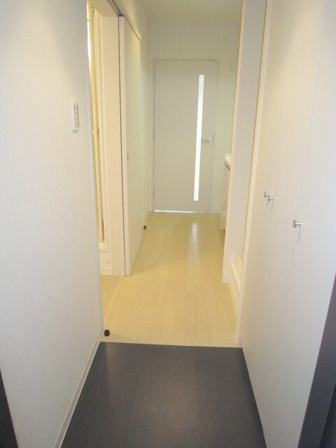 物件内観写真15　(玄関)
