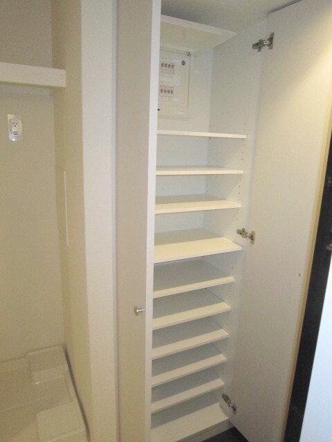 物件内観写真16　(収納)