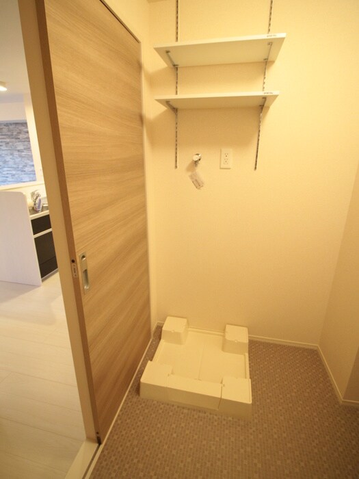 物件内観写真12　(洗濯機置場)