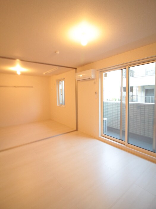 物件内観写真15　(居室)