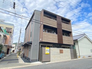 ジーエルプラス外観写真