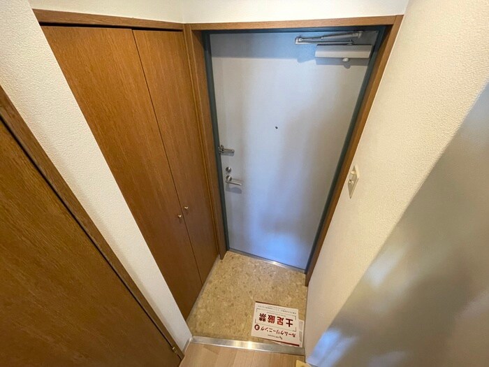 物件内観写真17　(玄関)