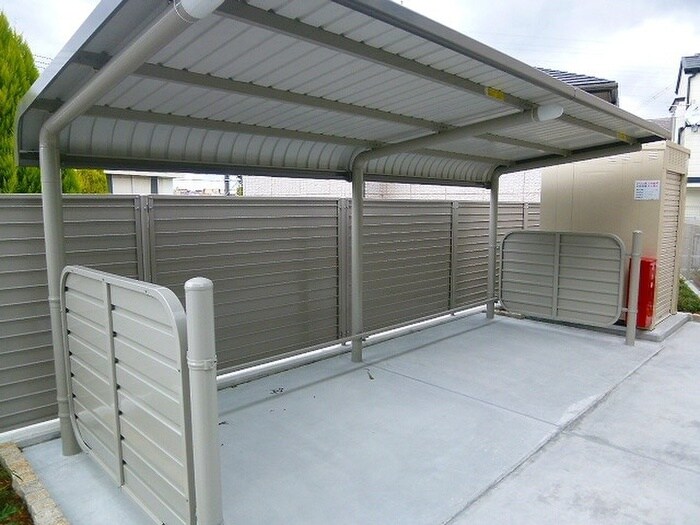 物件外観写真3　(駐輪場)