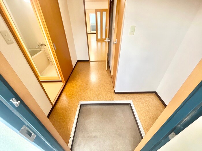 物件内観写真15　(玄関)