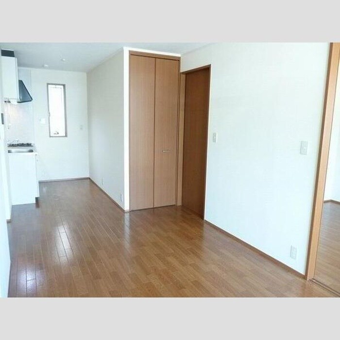 物件内観写真3　(居室)