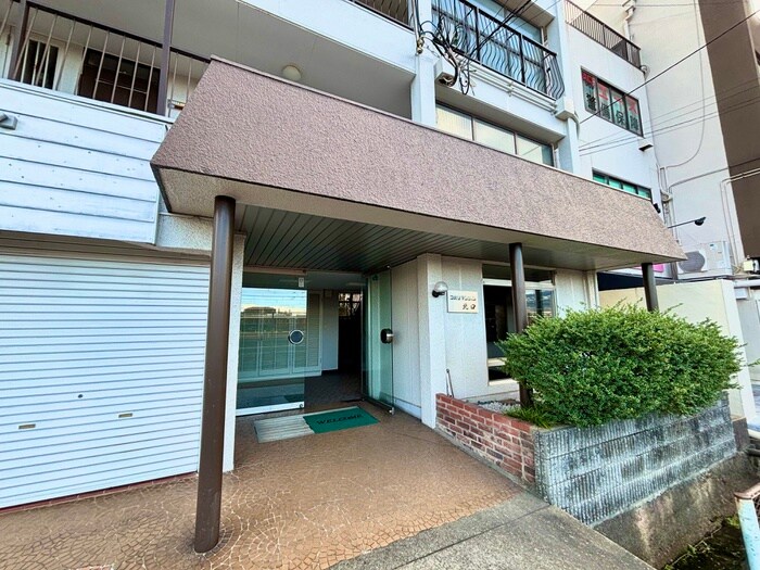 物件外観写真5　(エントランス部分)