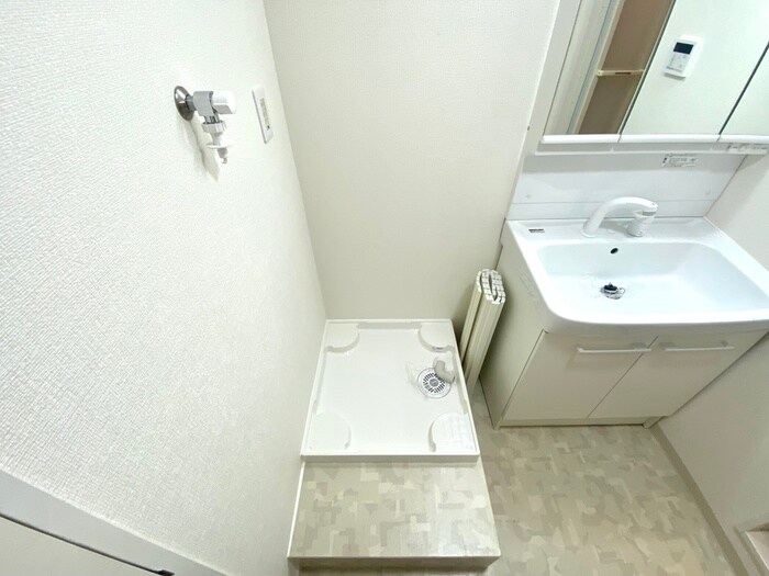 物件内観写真13　(洗濯機置場)