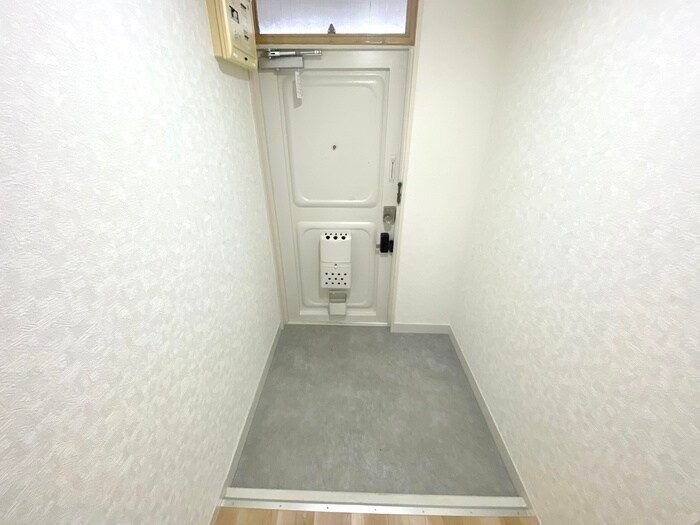 物件内観写真18　(玄関)