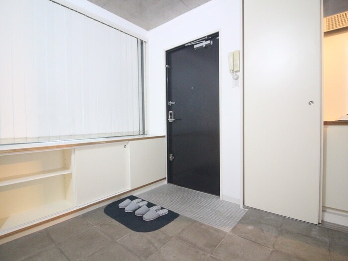 物件内観写真18　(玄関)