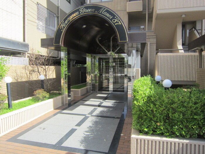 物件外観写真2　(エントランス部分)