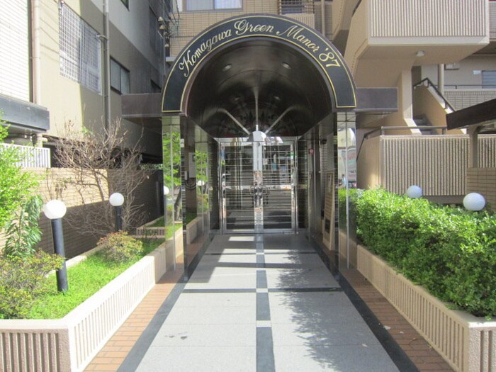 物件外観写真6　(エントランス部分)