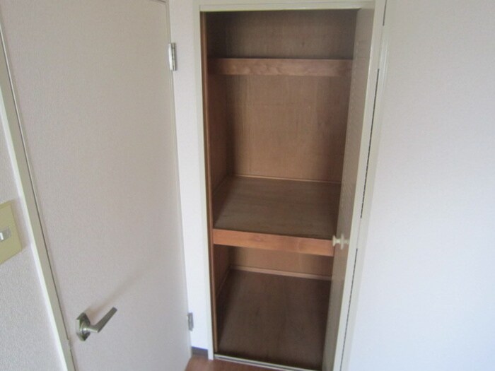 物件内観写真22　(収納)