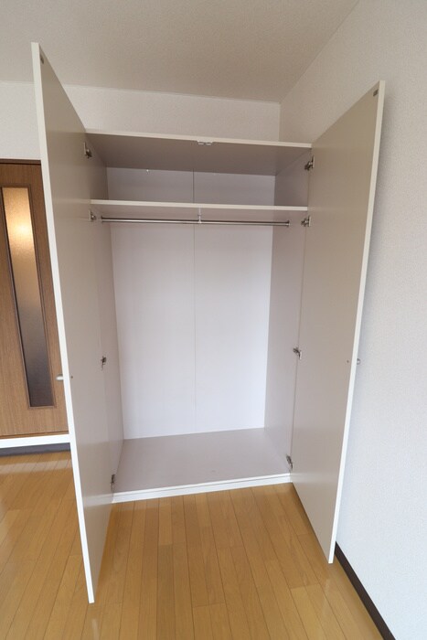 物件内観写真12　(収納)