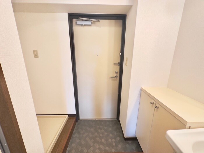 物件内観写真17　(玄関)