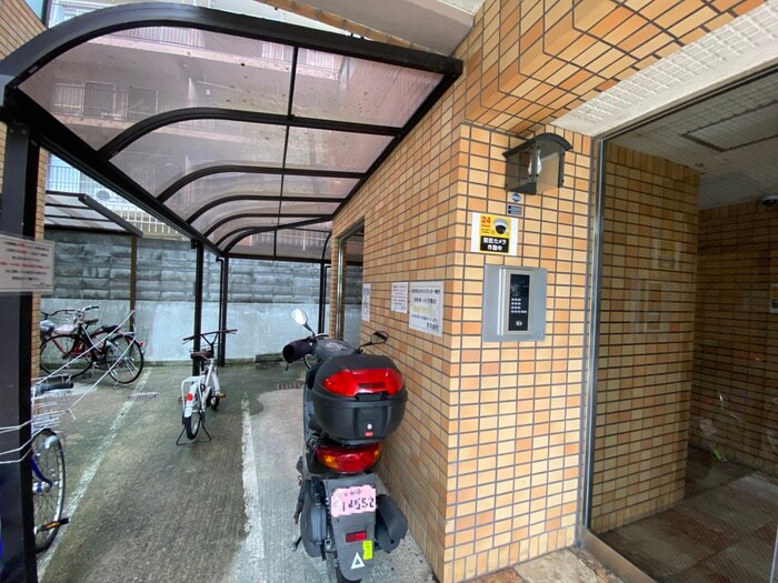 物件外観写真6　(駐輪場)