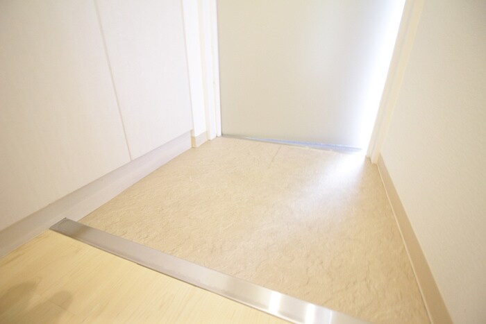 物件内観写真15　(玄関)