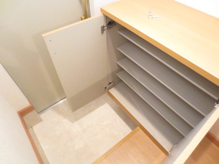 物件内観写真15　(靴箱)