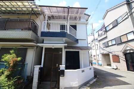四條畷市塚脇町戸建外観写真