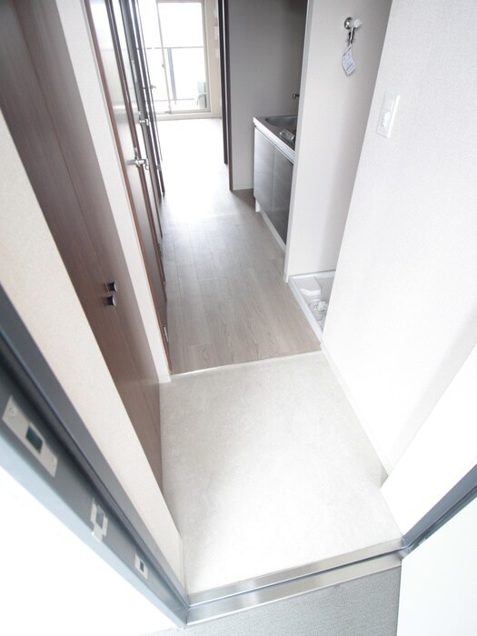 物件内観写真7　(玄関)