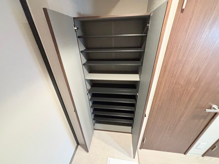 物件内観写真8　(靴箱)