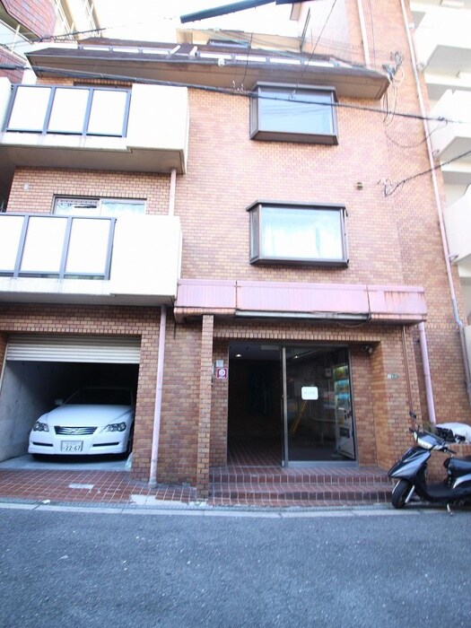 物件外観写真4　(エントランス部分)