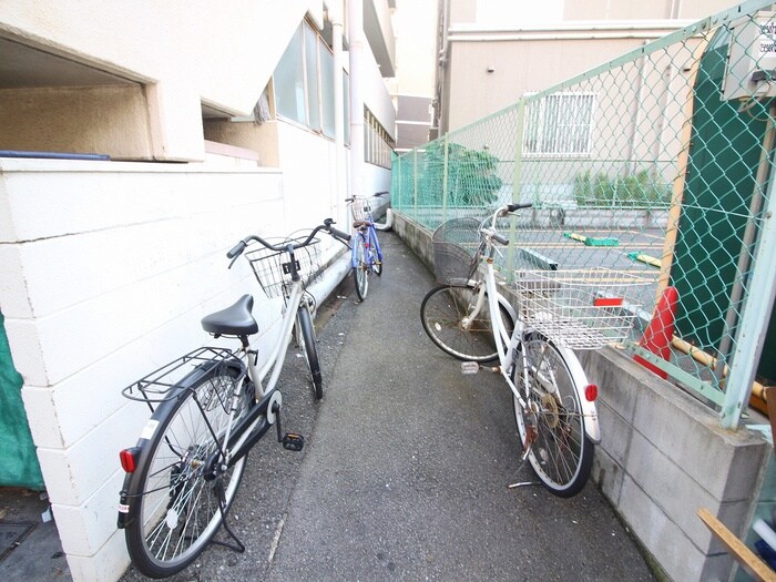 物件外観写真6　(駐輪場)