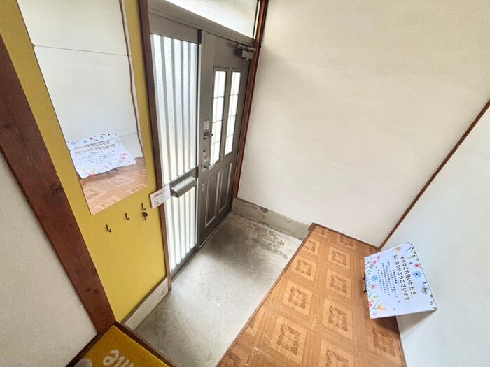物件内観写真15　(玄関)