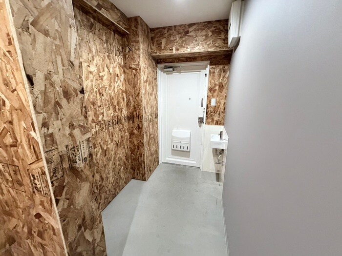 物件内観写真15　(玄関)