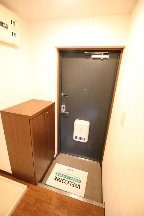 物件内観写真17　(玄関)