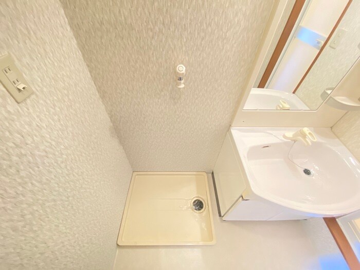 物件内観写真10　(洗濯機置場)