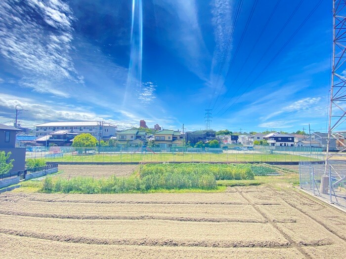 物件内観写真22　(室内からの展望)