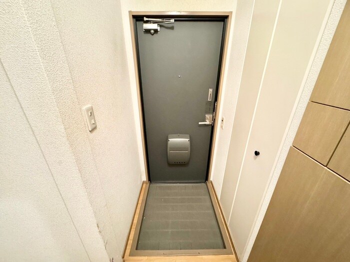 物件内観写真14　(玄関)