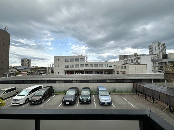 物件内観写真15　(室内からの展望)