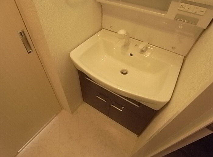 物件内観写真9　(洗面)