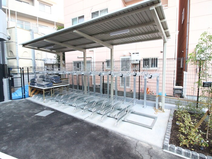 物件外観写真5　(駐輪場)