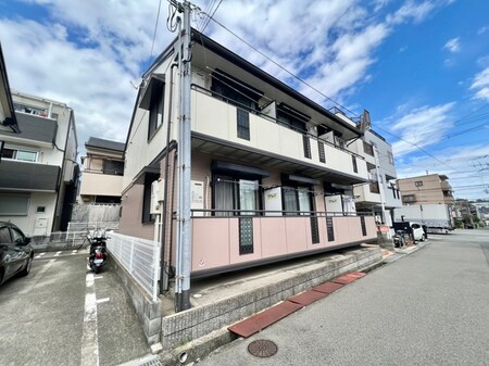 ブルンヒルト楠丘外観写真