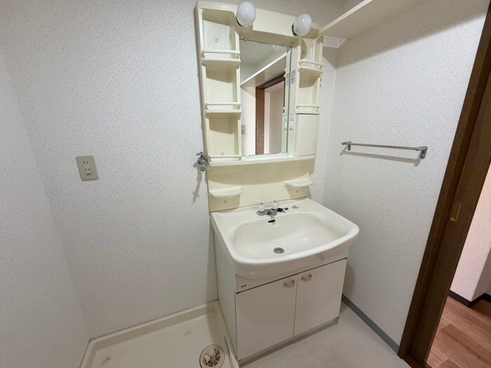 物件内観写真11　(洗面)