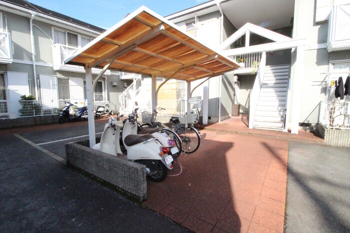 物件外観写真2　(駐輪場)