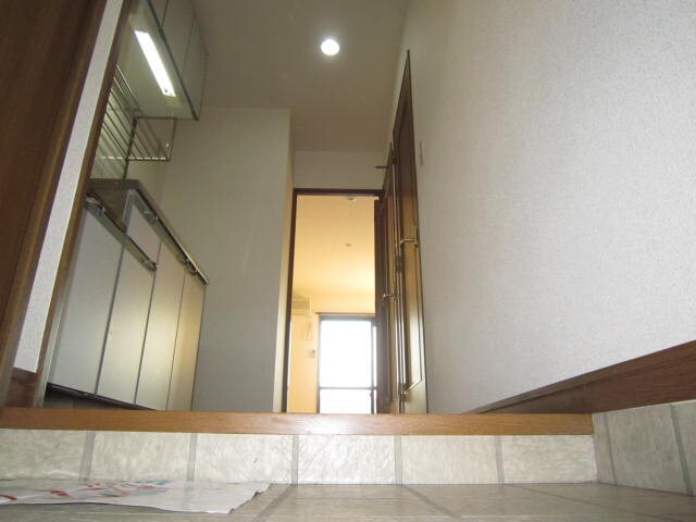 物件内観写真9　(玄関)