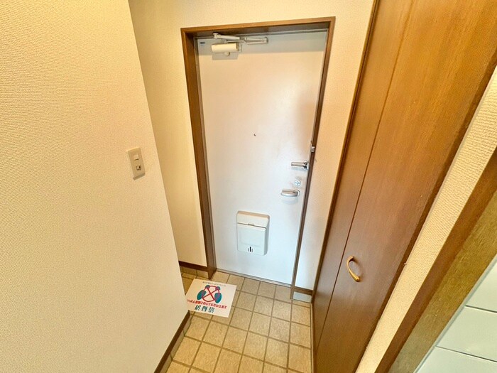 物件内観写真14　(玄関)