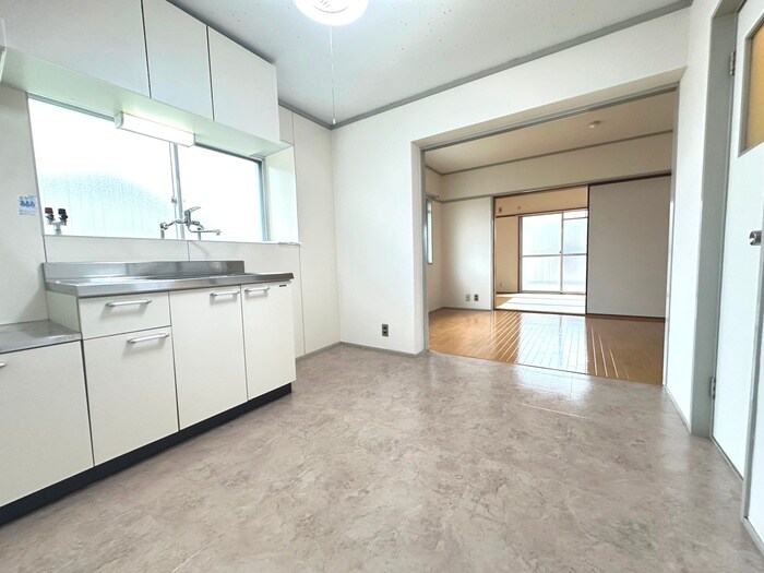 物件内観写真9　(居室)