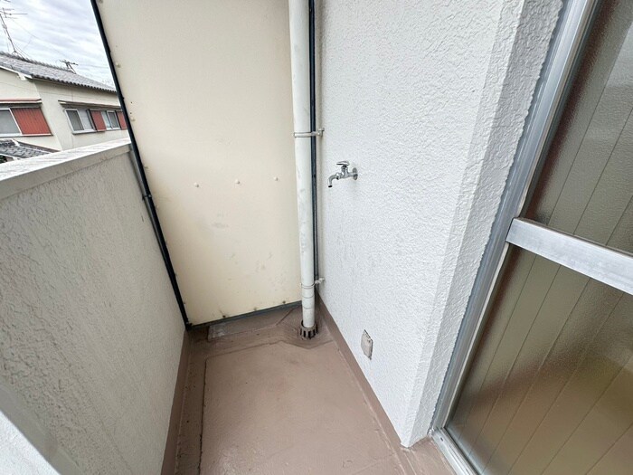 物件内観写真18　(洗濯機置場)